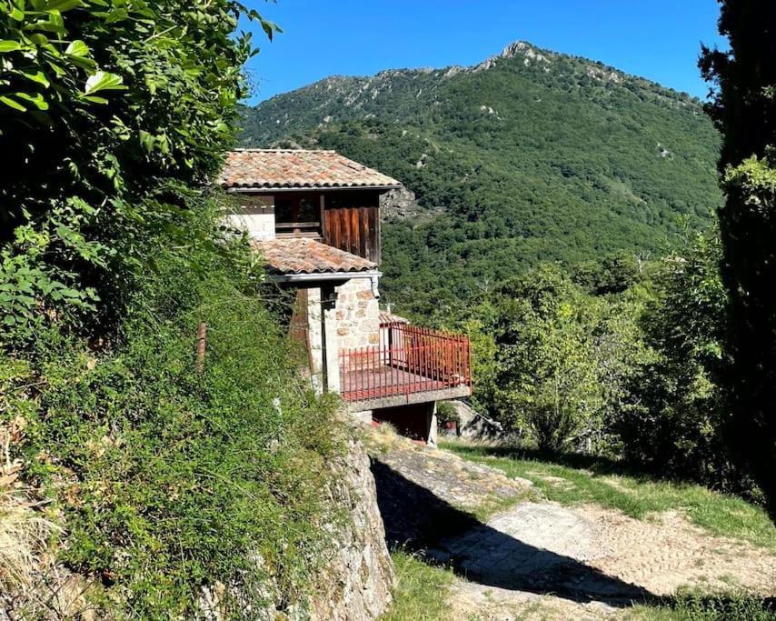 Gite Des Sausses Dans Une Nature Preservee Burzet Zewnętrze zdjęcie
